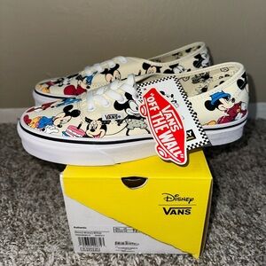 NWT “Mickey’s 100th Birthday” Collectors Vans Authenticator
